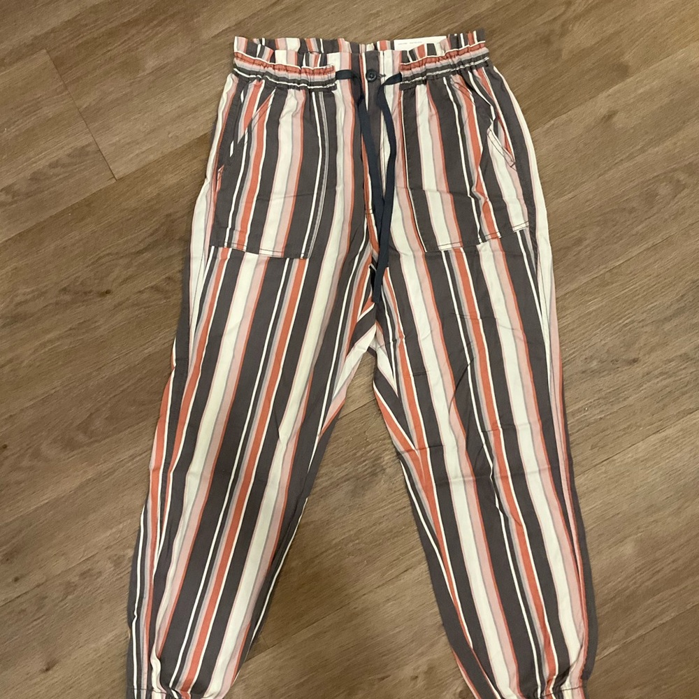 American eagle super high rise PANTS size M